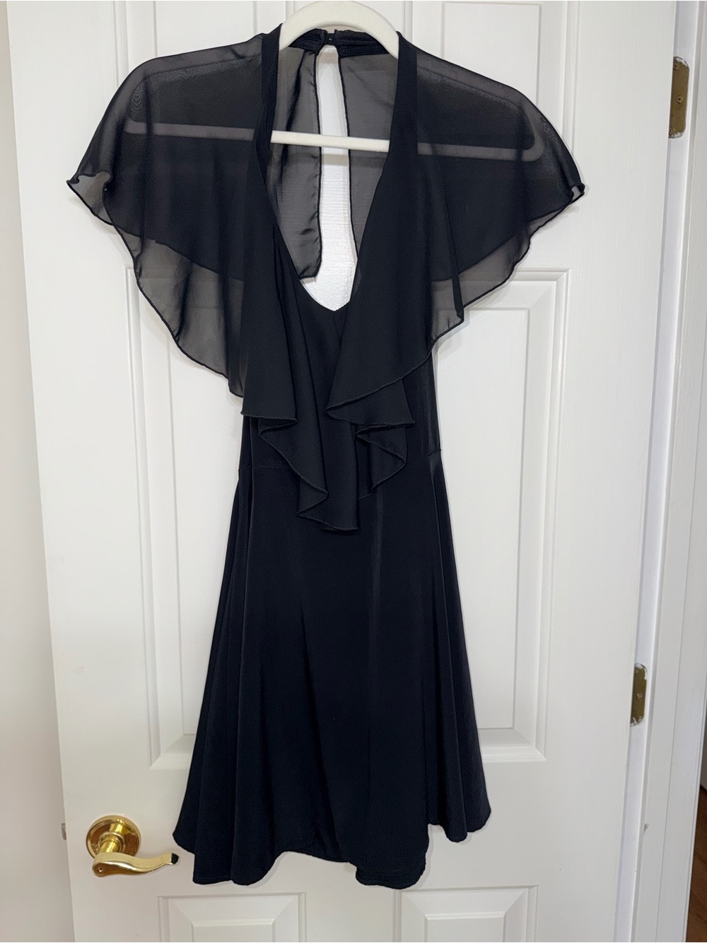 Solemio Black Backless Ruffle V-Neck Dress